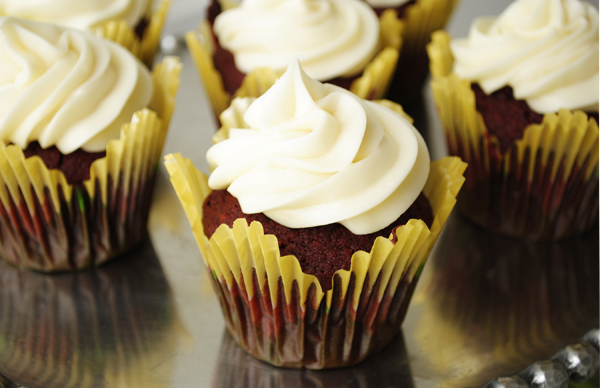 Best Red Velvet Cupcakes with Cream Cheese Frosting - Garlic Girl