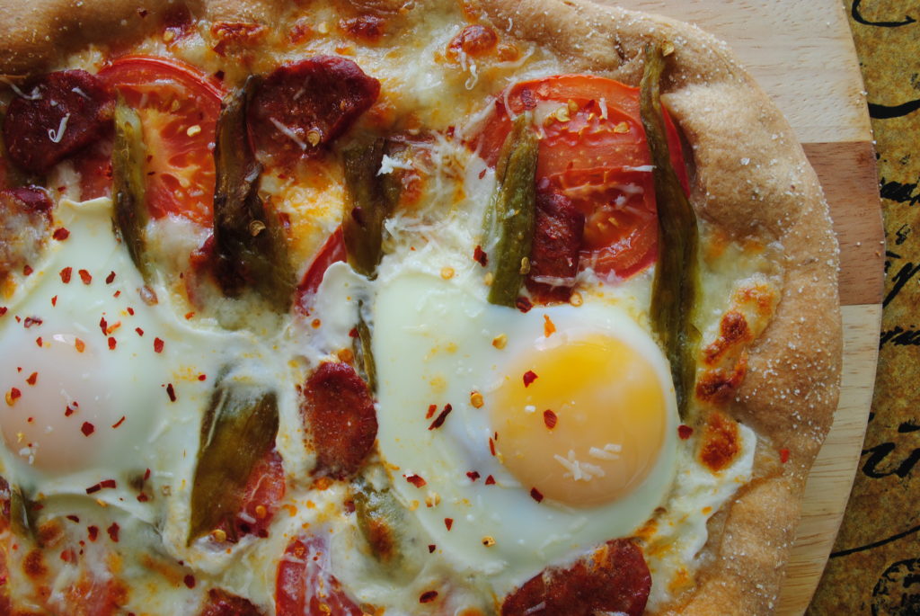 Breakfast Pizza with Linguica and Green Chile 